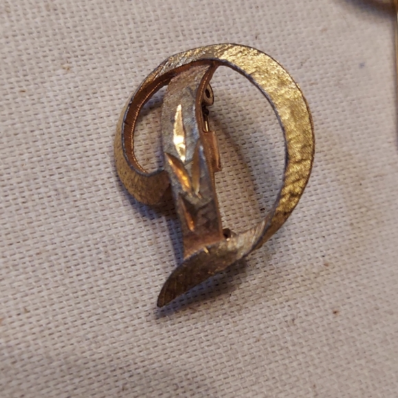 Key ring and brooch - Picture 4 of 5